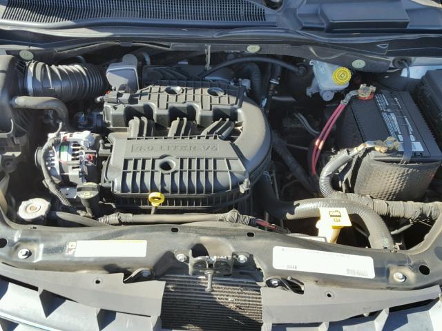 2A4RR5DX7AR473025 - 2010 CHRYSLER TOWN & COU SILVER photo 7