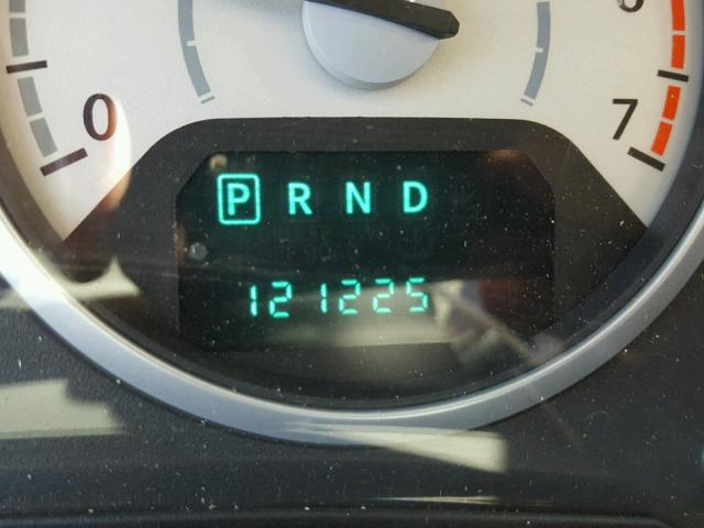 2A4RR5DX7AR473025 - 2010 CHRYSLER TOWN & COU SILVER photo 8