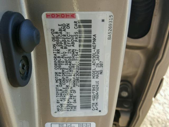 JTDBE30K220121547 - 2002 TOYOTA CAMRY LE GOLD photo 10