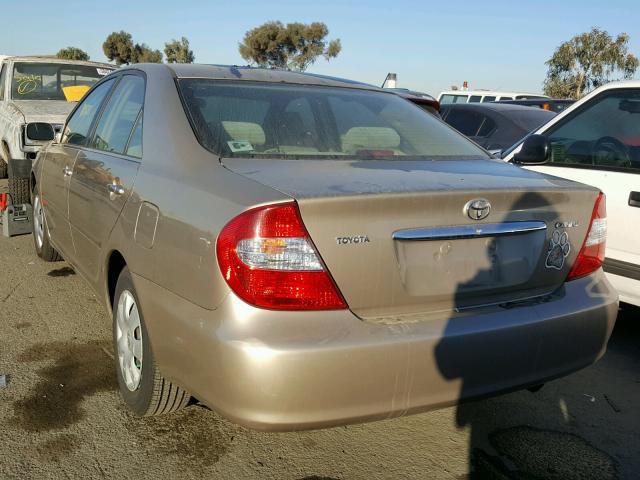 JTDBE30K220121547 - 2002 TOYOTA CAMRY LE GOLD photo 3