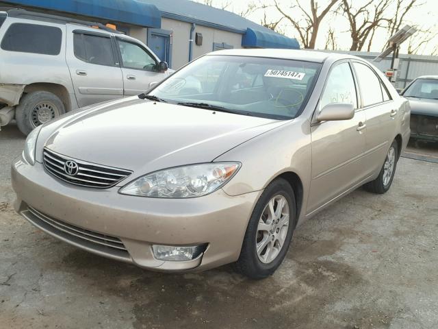 4T1BE30K85U518690 - 2005 TOYOTA CAMRY LE TAN photo 2