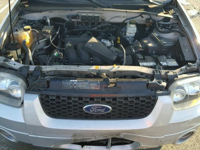 1FMYU04145KA69341 - 2005 FORD ESCAPE LIM SILVER photo 7