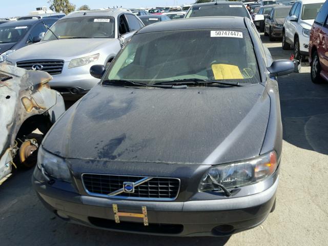 YV1RH58D922129215 - 2002 VOLVO S60 2.5T GRAY photo 9