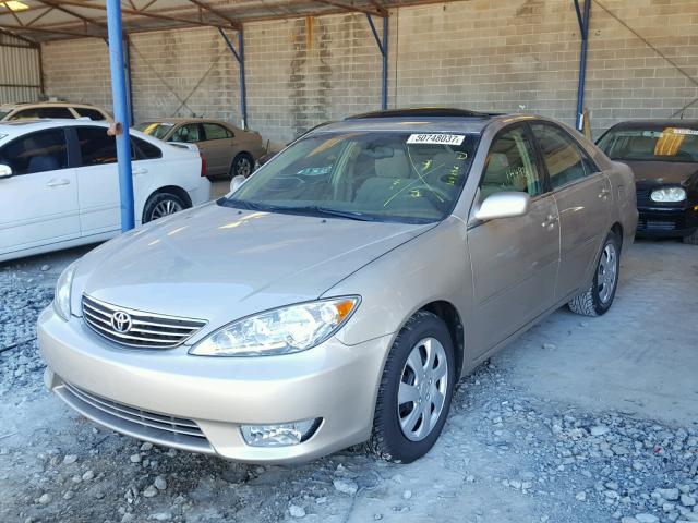 4T1BE30K95U971961 - 2005 TOYOTA CAMRY LE TAN photo 2