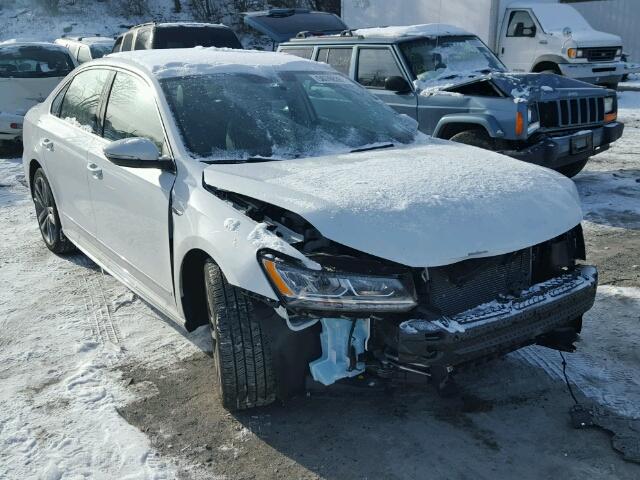 1VWDT7A35HC081868 - 2017 VOLKSWAGEN PASSAT R-L WHITE photo 1