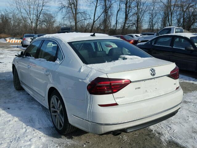1VWDT7A35HC081868 - 2017 VOLKSWAGEN PASSAT R-L WHITE photo 3