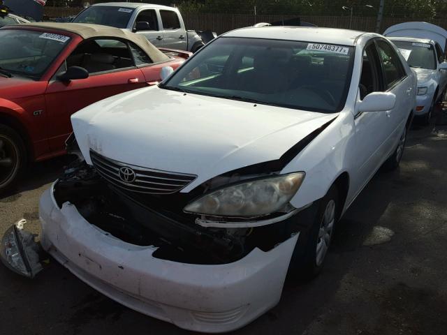 4T1BE32K65U623726 - 2005 TOYOTA CAMRY LE WHITE photo 2