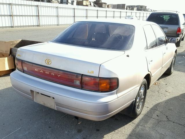 4T1SK12E9RU406233 - 1994 TOYOTA CAMRY LE TAN photo 4