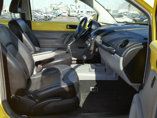 3VWDD21C31M437951 - 2001 VOLKSWAGEN NEW BEETLE 黄色 照片 5