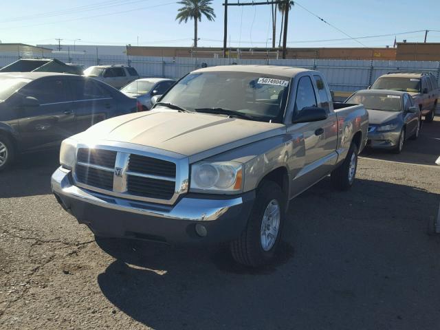 1D7HE42K85S293836 - 2005 DODGE DAKOTA SLT GOLD photo 2