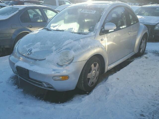 3VWDD21C9YM482824 - 2000 VOLKSWAGEN NEW BEETLE ვერცხლისფერი ფოტო 2