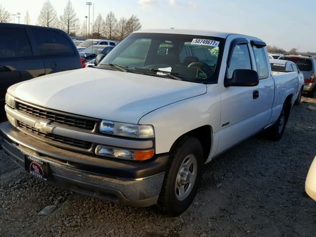 2GCEC19W421396998 - 2002 CHEVROLET SILVERADO WHITE photo 2