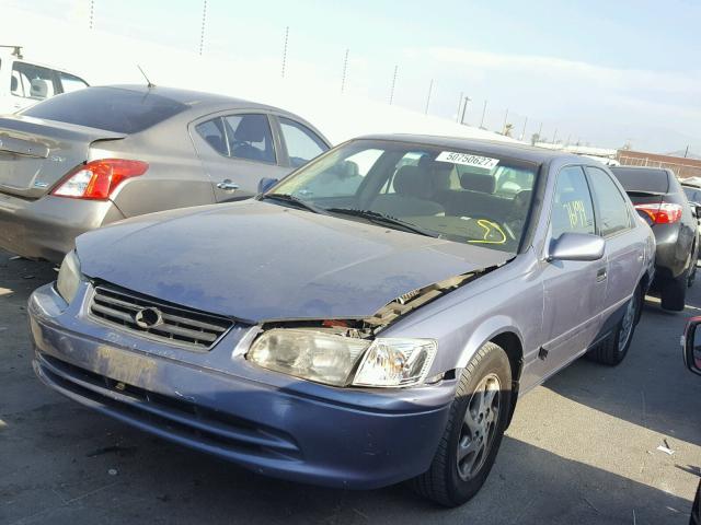 4T1BG22K9YU660827 - 2000 TOYOTA CAMRY CE BLUE photo 2