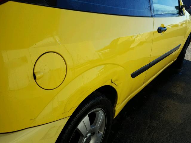 3FAFP31Z83R168368 - 2003 FORD FOCUS ZX3 YELLOW photo 9