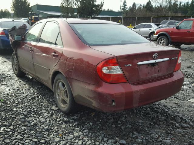 JTDBE32K620046610 - 2002 TOYOTA CAMRY LE RED photo 3