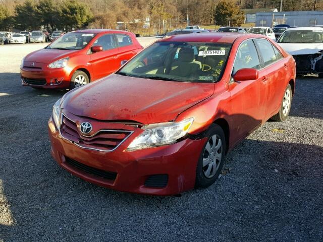 4T1BF3EK5AU061644 - 2010 TOYOTA CAMRY BASE RED photo 2