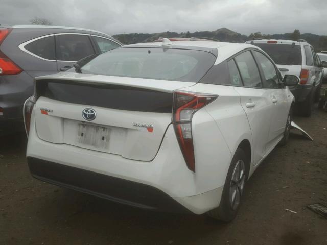 JTDKARFU4G3017087 - 2016 TOYOTA PRIUS WHITE photo 4