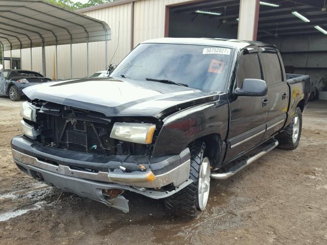 2GCEK13T541325846 - 2004 CHEVROLET SILVERADO BLACK photo 2