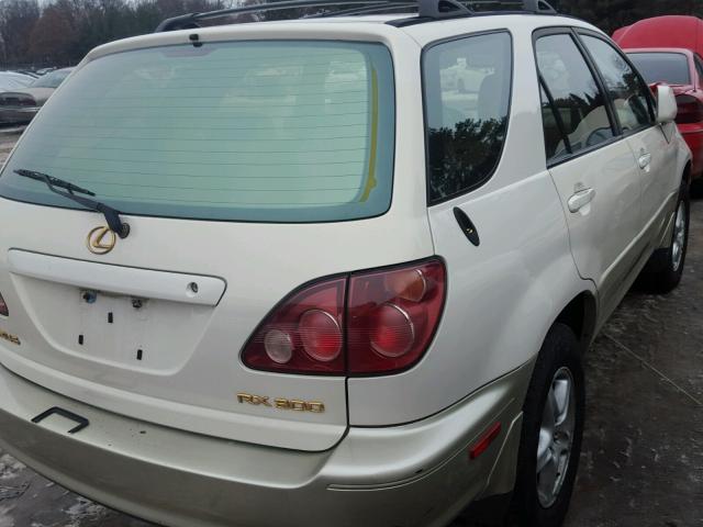 JT6HF10U1Y0165021 - 2000 LEXUS RX 300 CREAM photo 4