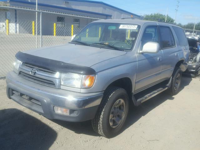 JT3GN86R220254787 - 2002 TOYOTA 4RUNNER SR SILVER photo 2