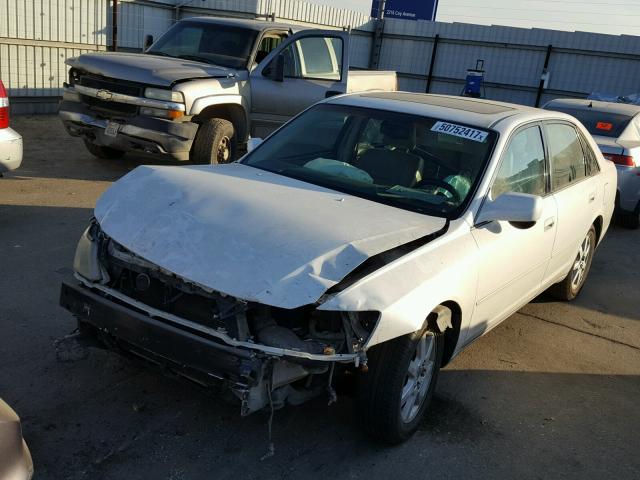 4T1BF28B81U121535 - 2001 TOYOTA AVALON XL WHITE photo 2