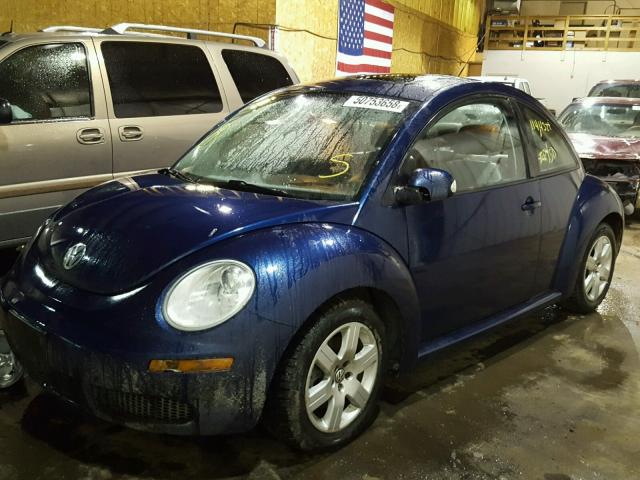 3VWRW31CX7M501000 - 2007 VOLKSWAGEN NEW BEETLE 蓝色 照片 2