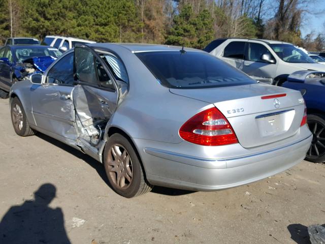 WDBUF65J03A156718 - 2003 MERCEDES-BENZ E 320 SILVER photo 3