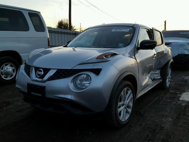 JN8AF5MV6FT558467 - 2015 NISSAN JUKE S SILVER photo 2