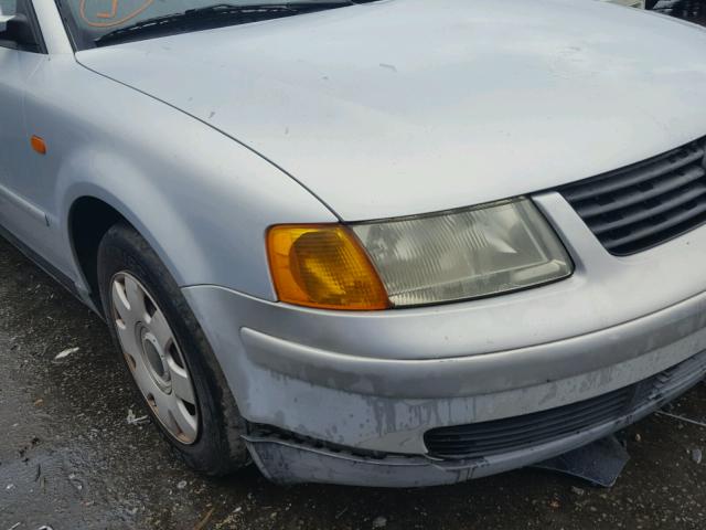 WVWMA63B9WE119241 - 1998 VOLKSWAGEN PASSAT GLS SILVER photo 9