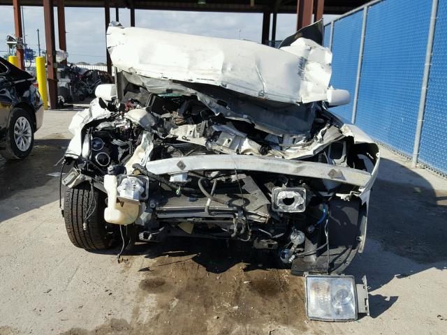 1G6DW677060176533 - 2006 CADILLAC STS WHITE photo 9