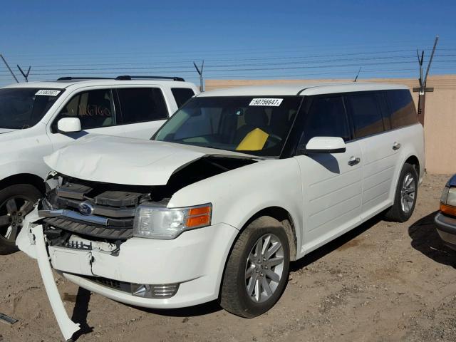 2FMGK5CC9BBD35590 - 2011 FORD FLEX SEL WHITE photo 2