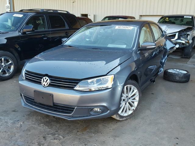 3VWLX7AJ4CM471107 - 2012 VOLKSWAGEN JETTA SEL GRAY photo 2