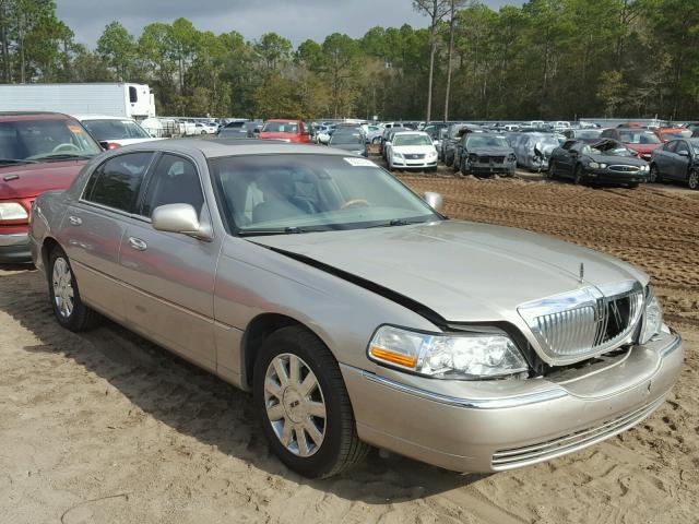 1LNHM82W83Y696695 - 2003 LINCOLN TOWN CAR S BEIGE photo 1