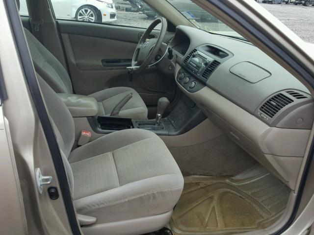 4T1BE32KX5U959380 - 2005 TOYOTA CAMRY LE 金色 照片 5