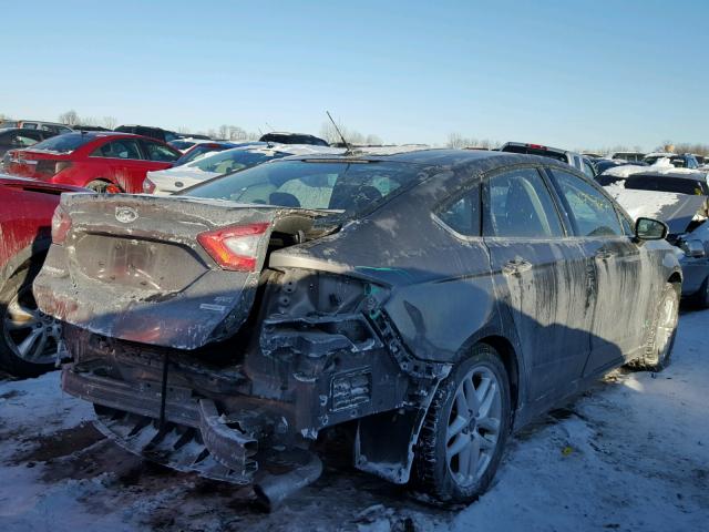 3FA6P0HR8DR247433 - 2013 FORD FUSION SE GRAY photo 4