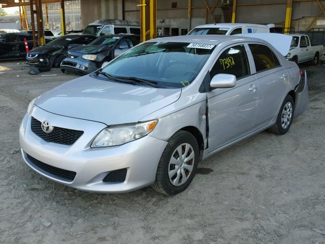 2T1BU4EEXAC523199 - 2010 TOYOTA COROLLA BA SILVER photo 2