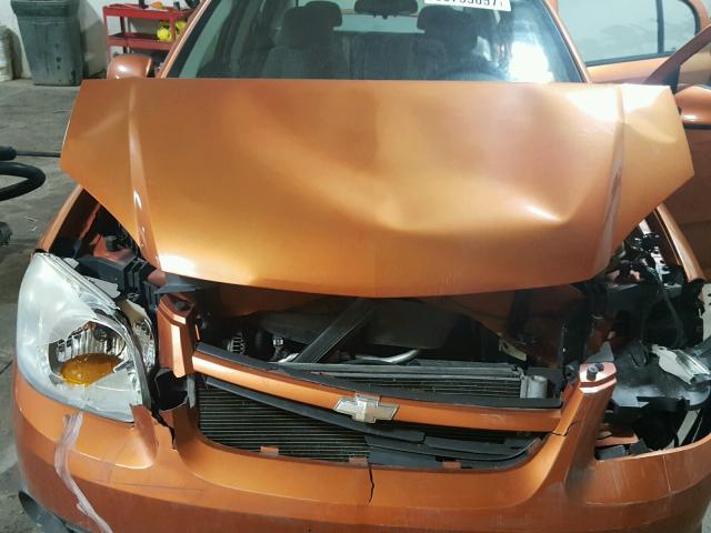 1G1AL52F357607740 - 2005 CHEVROLET COBALT LS ORANGE photo 7