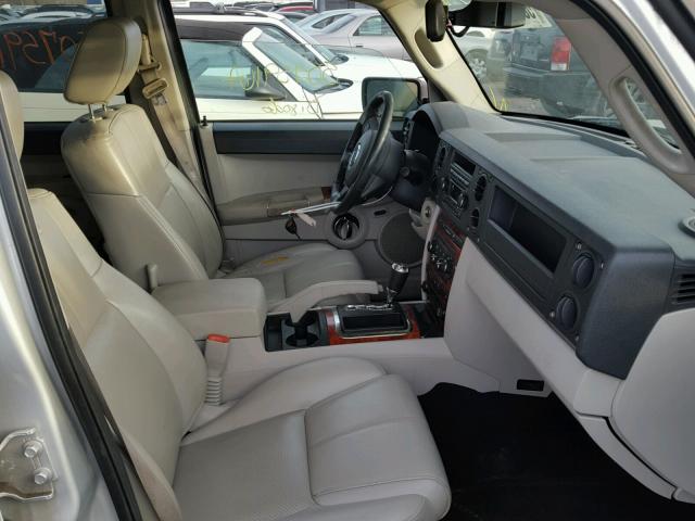 1J8HH58246C253434 - 2006 JEEP COMMANDER SILVER photo 5