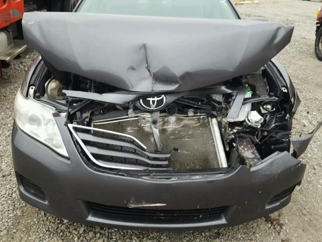 4T4BF3EKXAR003955 - 2010 TOYOTA CAMRY BASE GRAY photo 7