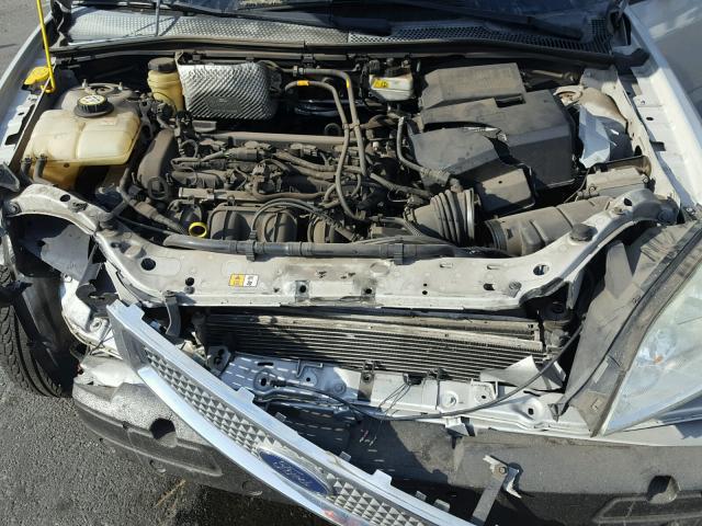 1FAFP34N25W315387 - 2005 FORD FOCUS ZX4 SILVER photo 7