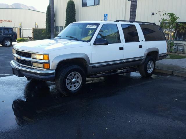 3GNGK26JXXG251917 - 1999 CHEVROLET SUBURBAN K WHITE photo 2