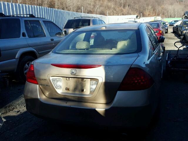 1HGCM56817A157702 - 2007 HONDA ACCORD EX GOLD photo 4