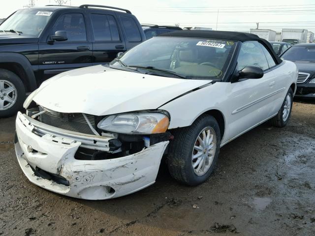 1C3EL55R62N318569 - 2002 CHRYSLER SEBRING LX WHITE photo 2