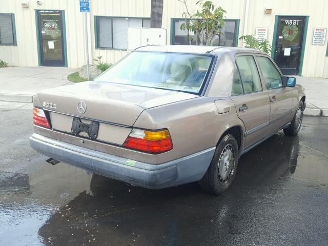 WDBEA30D2JA736830 - 1988 MERCEDES-BENZ 300 E BROWN photo 4