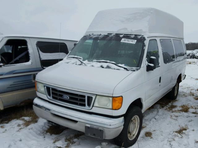 1FBSS31LX4HA03934 - 2004 FORD ECONOLINE WHITE photo 2