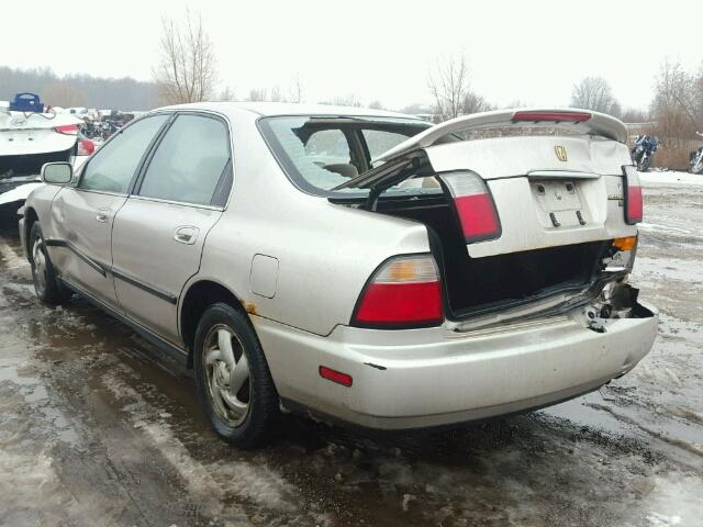 1HGCD5636VA112689 - 1997 HONDA ACCORD LX BEIGE photo 3