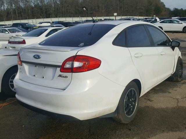 3FADP4BJ3BM232334 - 2011 FORD FIESTA SE WHITE photo 4