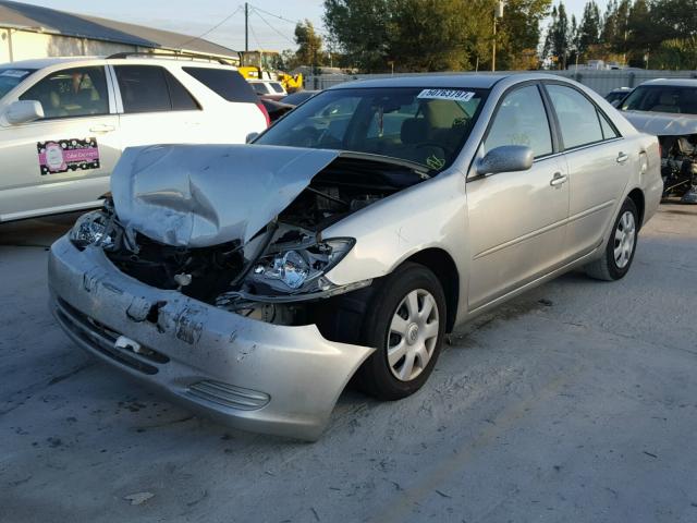 4T1BE32K24U856517 - 2004 TOYOTA CAMRY LE ვერცხლისფერი ფოტო 2