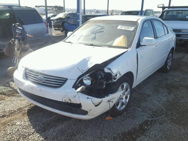 KNAGE123X85266960 - 2008 KIA OPTIMA LX WHITE photo 2