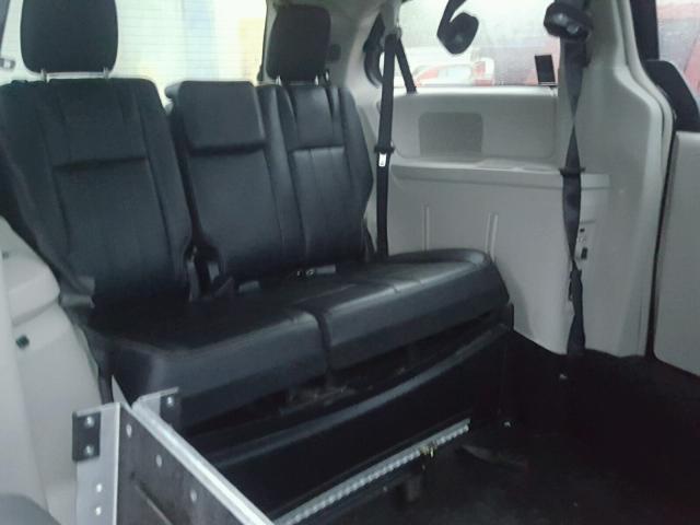 2C4RC1BG2DR793179 - 2013 CHRYSLER TOWN & COU BLUE photo 6